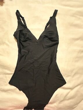 Skims UNLINED PLUNGE THONG BODYSUIT